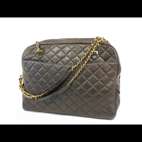 Authentic CHANEL quilted black lambskin tote - Picture 2 of 14